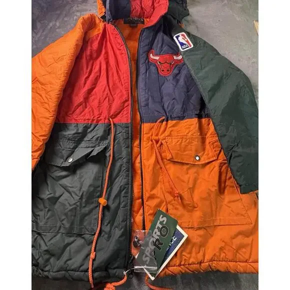 Sports Pro Chicago Bulls Men’s Small Colorblock Puffy Hooded Jacket NBA NWT Rare - Picture 11 of 15